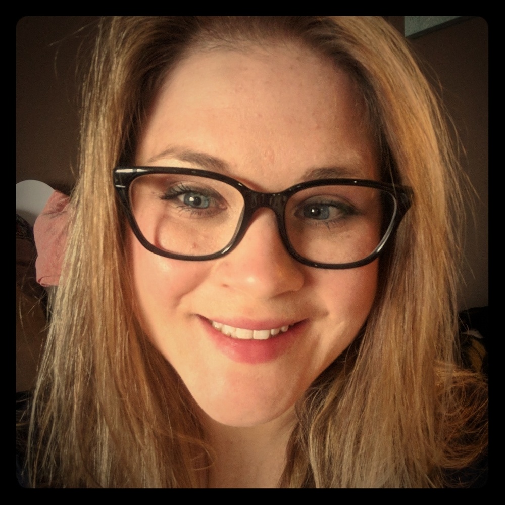 Meet your Posher, Caitlin